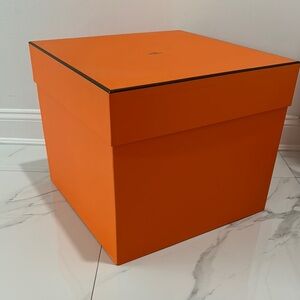 ( big size ) Hermès Authentic Orange Gift Box